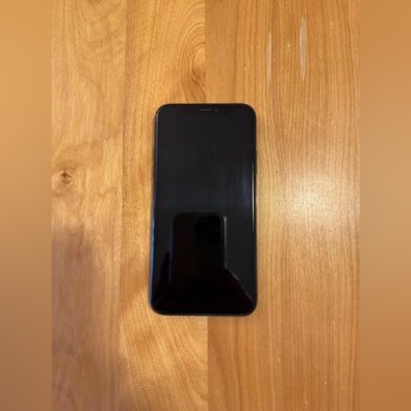 iPhone XS - Picture 2 of 8